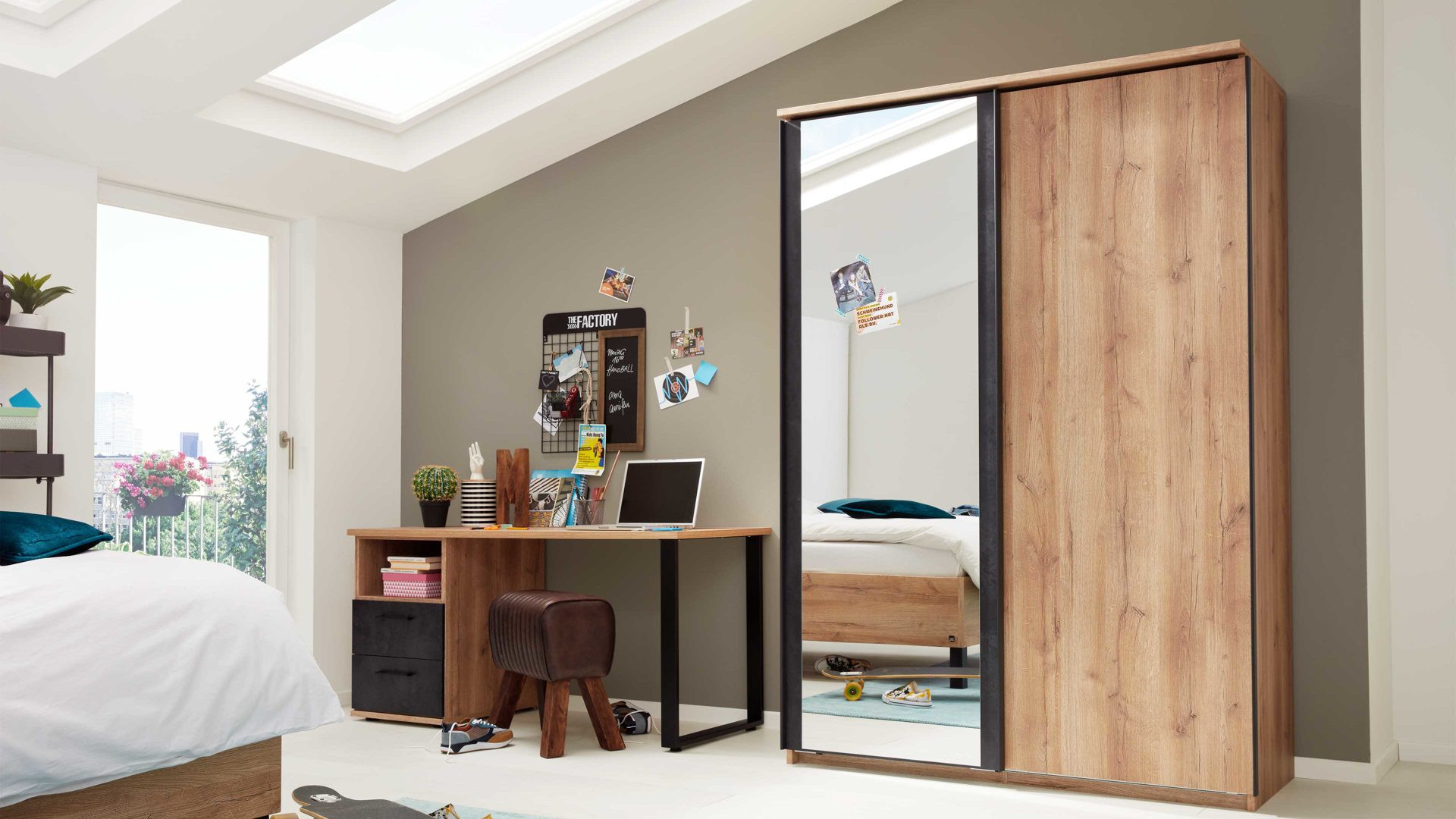 Interliving Jugendzimmer Serie 1701 - Schwebetürenschrank 6310.34,  Riss Eiche & Schiefer Anthrazit - Zwei Türen, Breite Ca. 14 In Jugendzimmer Kleiderschrank