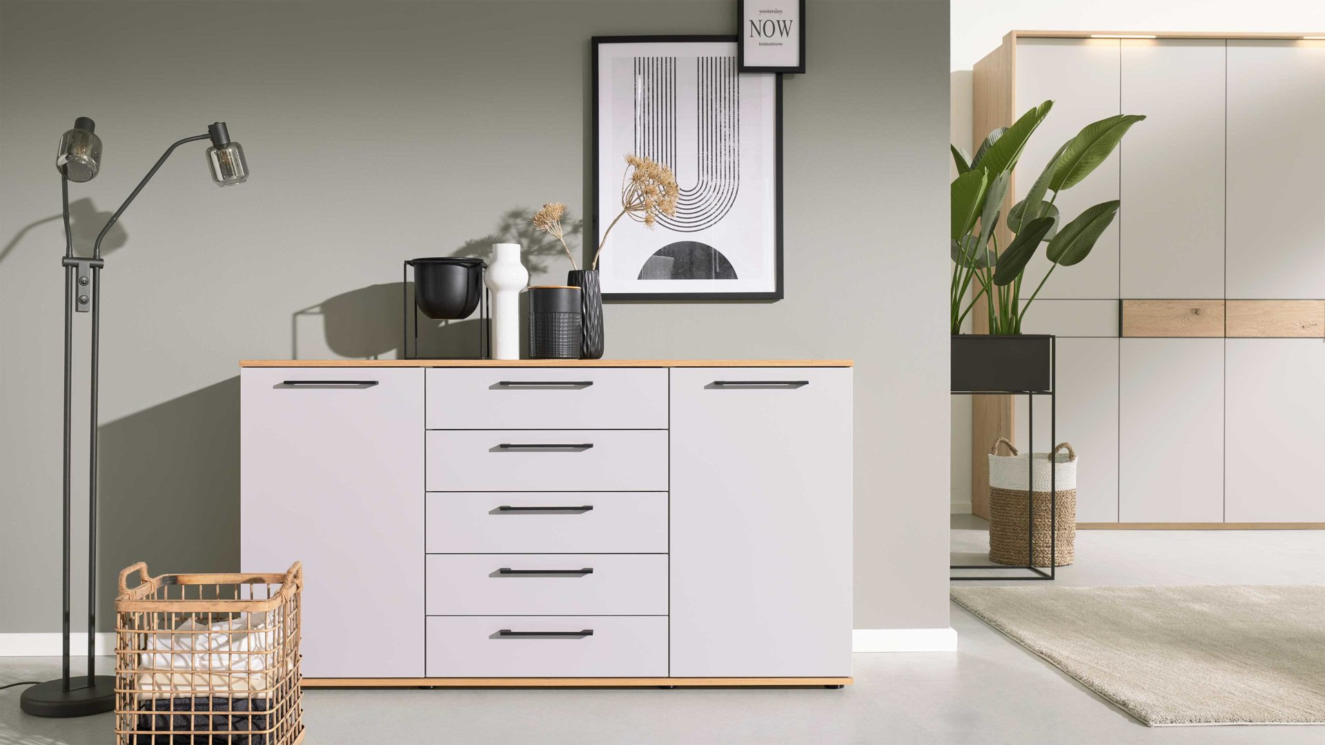 Interliving Kleiderschrank Serie 1207 – Kombikommode 670065 Satingrau &amp;  Wildeiche – Zwei Türen, Fünf Schubladen, Breite Ca. 151 Cm pertaining to Kleiderschrank Kommode