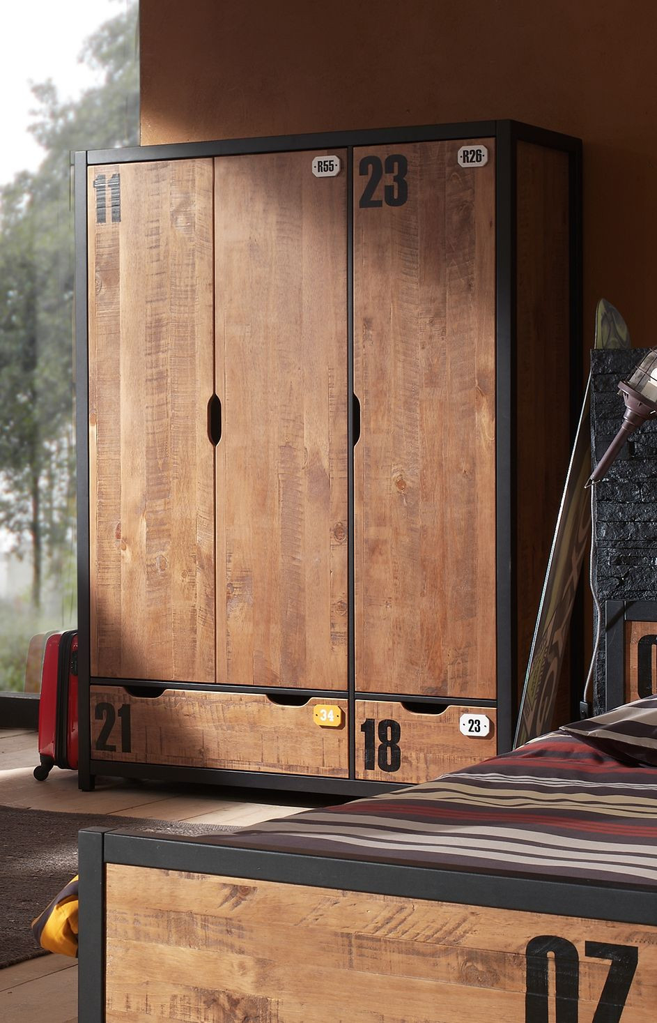 Kleiderschrank Alex 3-Türig - Industrial Vipack | Emob with Industrial Kleiderschrank