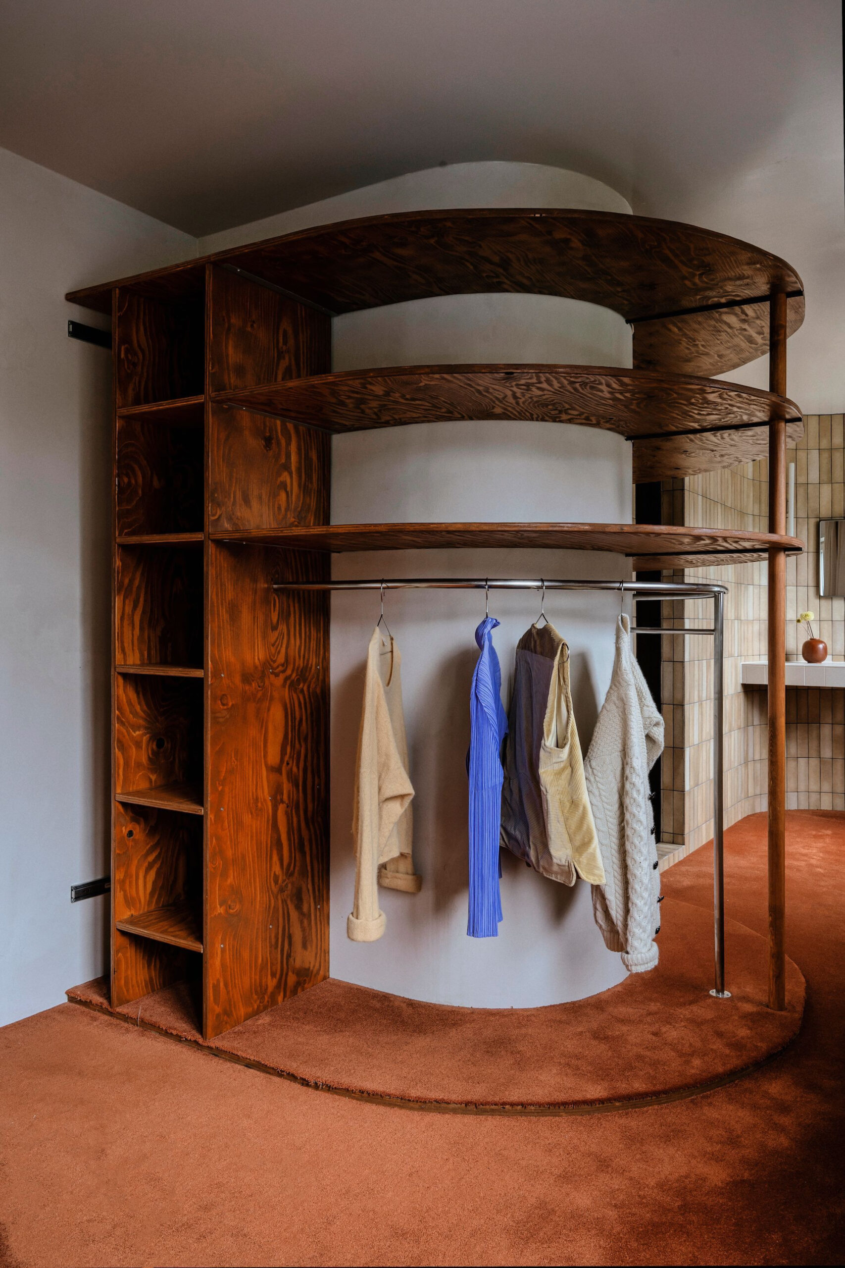 Kleiderschrank Für Kleine Räume: Fünf Platzsparende Ideen | Ad Magazin within Kleiderschrank Für Kleine Räume