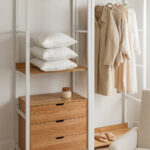 Offenes Modulares Schrankset Aus 2 Teilen Mit Kleiderstange Und Schubladen  Aus Stahl Und Holz Ariaster Pertaining To Kleiderschrank Kommode