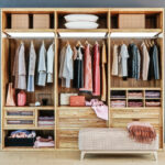 Ordnung Im Kleiderschrank – Diese 11 Helfer Machen'S Möglich Throughout Kleiderschrank Nach Farben Sortieren